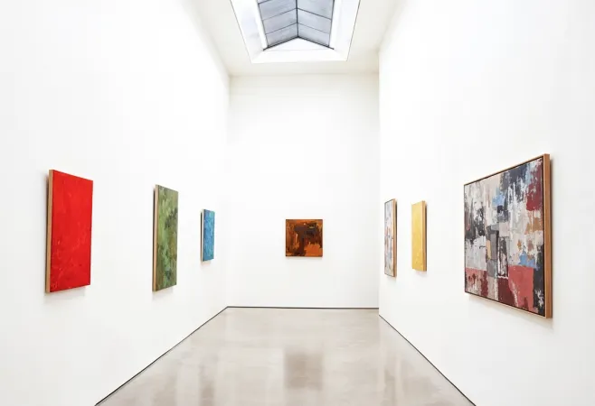 Wnętrze galerii obrazów