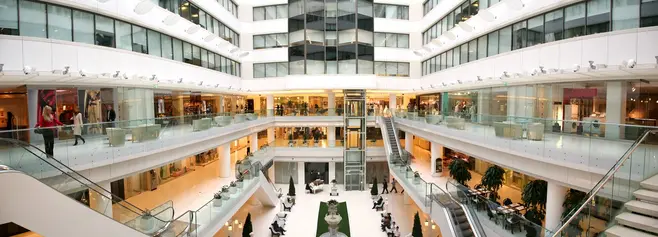 Wnętrze centrum handlowego