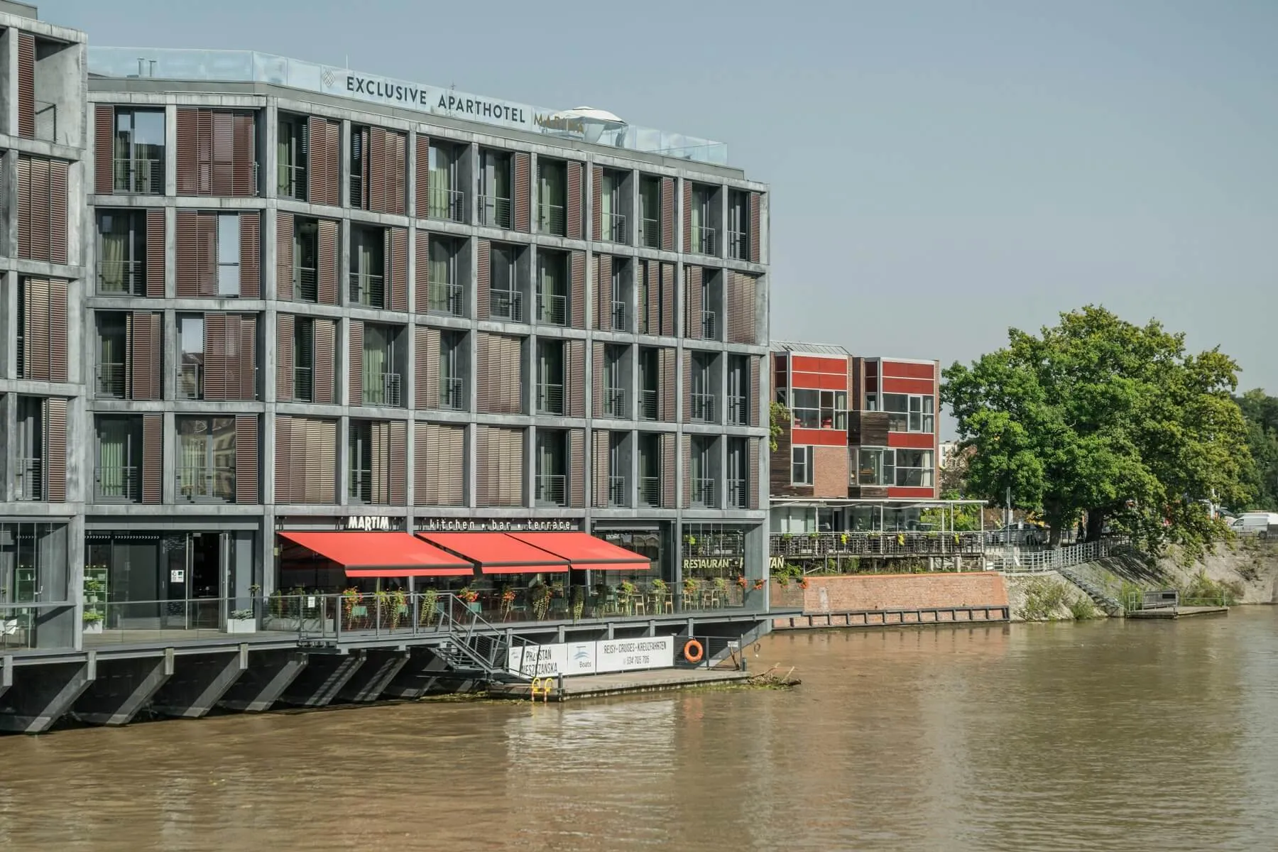 Hotel nad rzeką