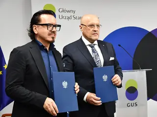 Powiększ obraz: Minister Aktywów Państwowych Wojciech Balczun i Prezes GUS Marek Cierpia-Wolan